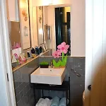 Little Apartment *